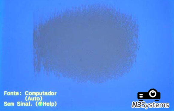 Mancha na imagem do projetor Mancha na imagem do projetor