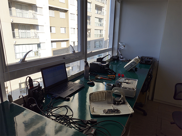Bancada de Diagnósticos na Assistência Técnica de Projetor LG N3 Systems
