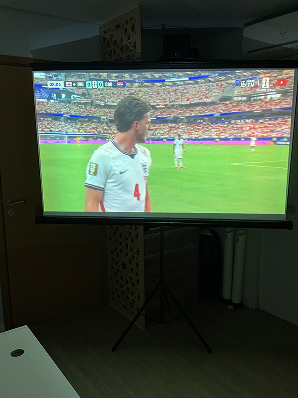 Projetor Epson com tela de até 98 polegadas para locação em Perdizes SP