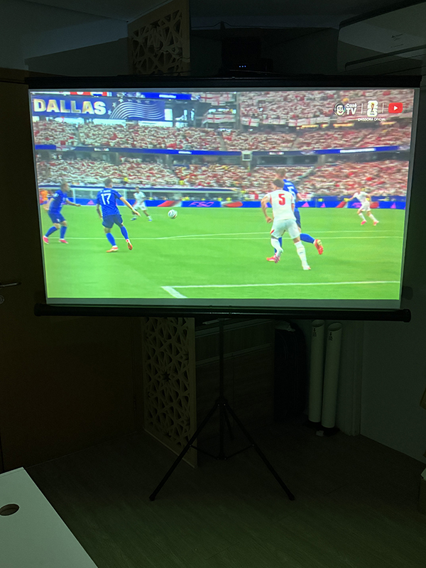 Projetor Epson com tela de até 98 polegadas para locação na Vila Leopoldina SP