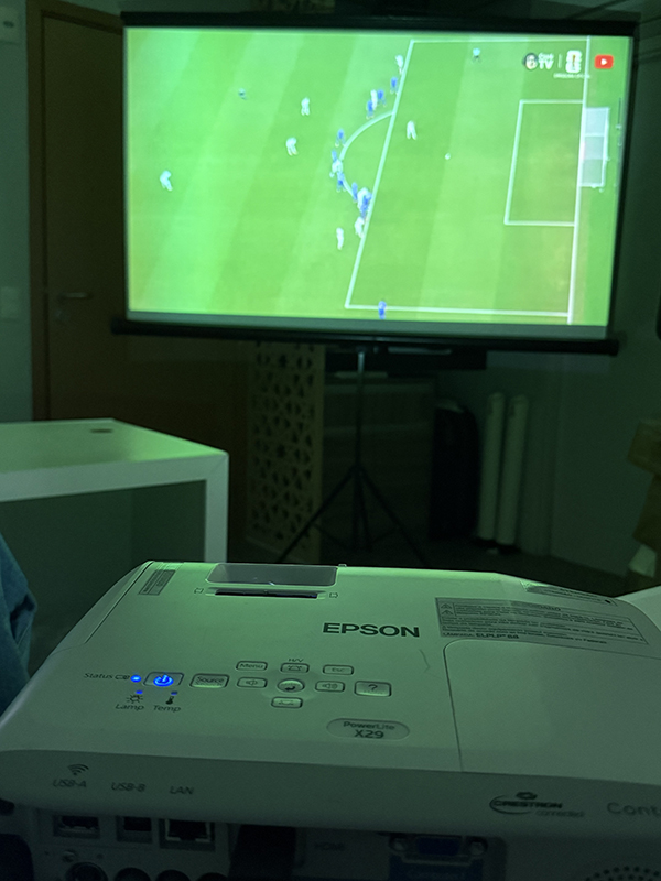 Projetor Epson com tela de até 98 polegadas para locação na Vila Olímpia SP